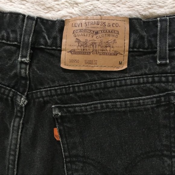 Vintage 950 Levi’s High Waisted Black Denim Cutoff Shorts Size 31 - Picture 7 of 7